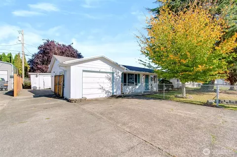 Exterior - 359 Douglas St, Longview, WA 98632 photo 9 of 10