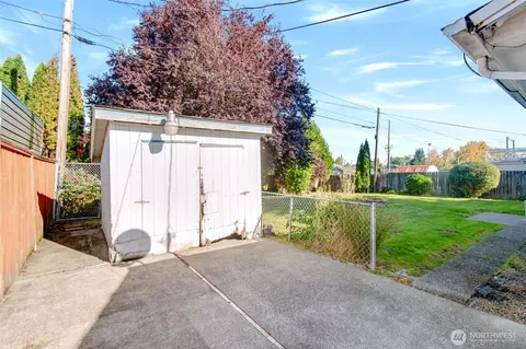 Exterior - 359 Douglas St, Longview, WA 98632 photo 10 of 10