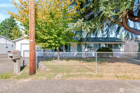 Exterior - 359 Douglas St, Longview, WA 98632 photo 2 of 10