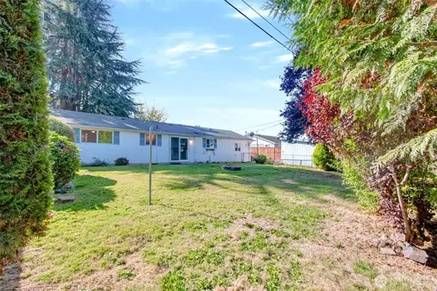 Exterior - 359 Douglas St, Longview, WA 98632 photo 5 of 10