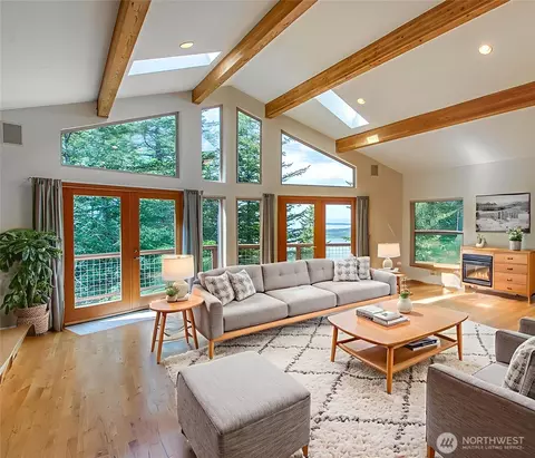 Living - 121 Switchback Rd, Eastsound, WA 98245 photo 1 of 5