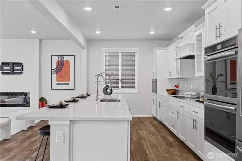 Kitchen - 20908 42nd Dr SE, Bothell, WA 98021 photo 2 of 3
