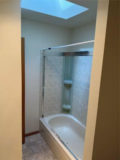 Bath - 166 Allman Rd, Winlock, WA 98596 photo 2 of 2