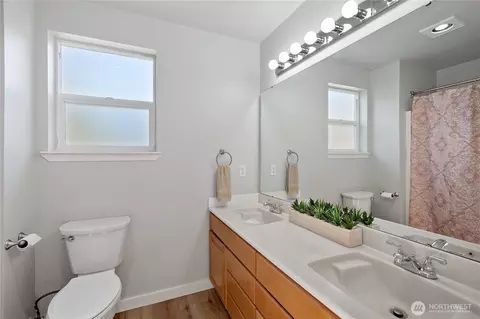 Bath - 6716 Lower Ridge Rd, Everett, WA 98203 photo 1 of 2