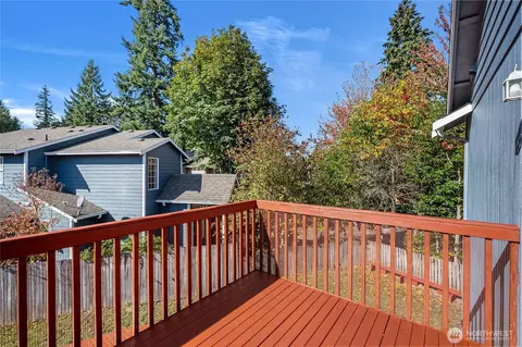 Exterior - 6716 Lower Ridge Rd, Everett, WA 98203 photo 2 of 7