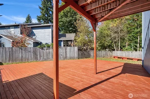 Exterior - 6716 Lower Ridge Rd, Everett, WA 98203 photo 3 of 7