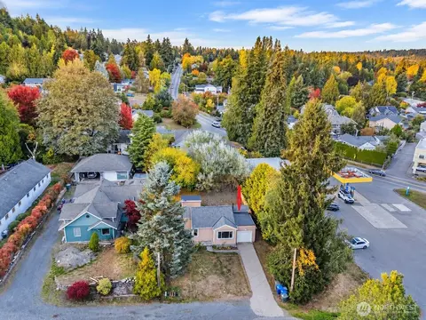5522 NE 193rd St, Lake Forest Park, WA 98155