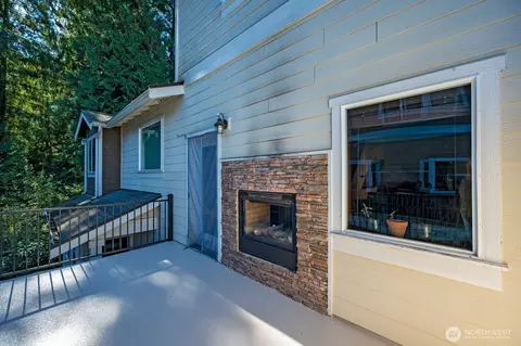 Exterior - 21615 11th Dr SE, Bothell, WA 98021 photo 2 of 3