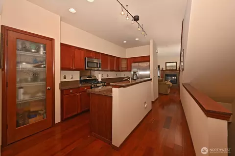 Kitchen - 21615 11th Dr SE, Bothell, WA 98021 photo 4 of 4