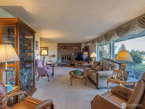 Living - 1301 S 3rd Ave #14A, Sequim, WA 98382 photo 1 of 3