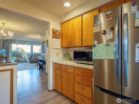 Kitchen - 1301 S 3rd Ave #14A, Sequim, WA 98382 photo 4 of 4