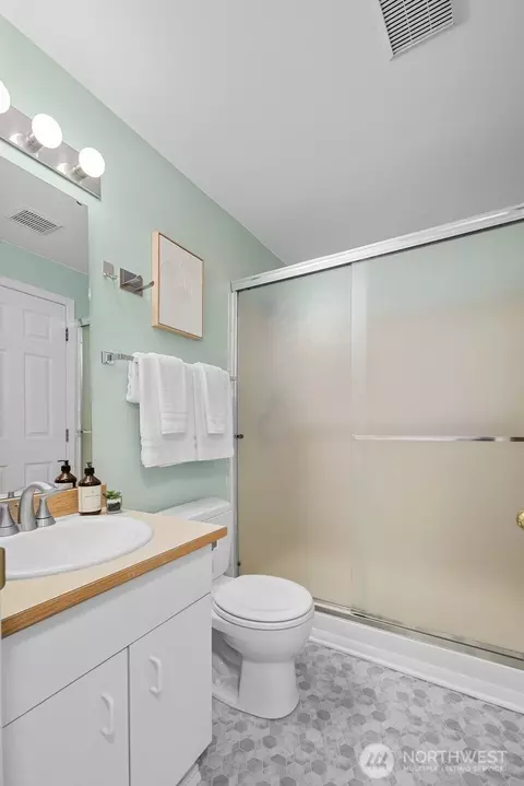 Bath - 317 27th Ave E, Seattle, WA 98112 photo 2 of 2