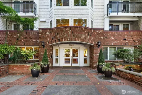 1525 NW 57th St #211, Seattle, WA 98107