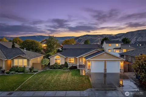1386 Bopulder Loop, East Wenatchee, WA 98802