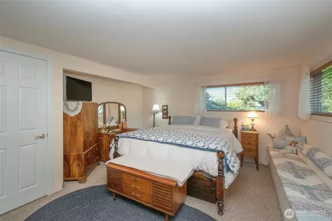 Bedroom - 1434 Marine Dr, Sequim, WA 98382 photo 3 of 5