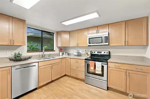 Kitchen - 2512 187th Pl SE, Bothell, WA 98012 photo 1 of 3