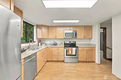 Kitchen - 2512 187th Pl SE, Bothell, WA 98012 photo 2 of 3