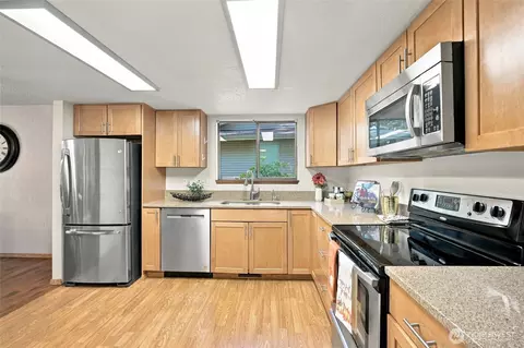 Kitchen - 2512 187th Pl SE, Bothell, WA 98012 photo 3 of 3
