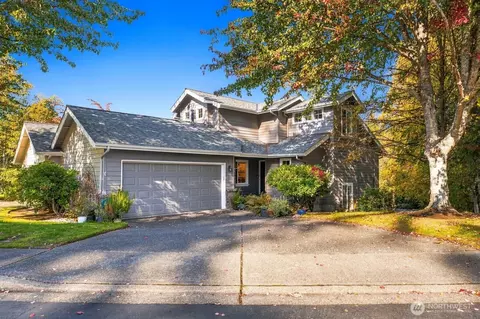16918 Cobblestone Dr, Lynnwood, WA 98037