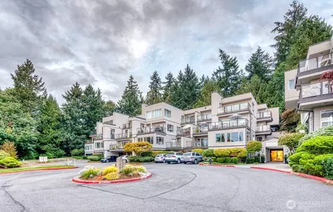 11122 NE 41st Dr #35, Kirkland, WA 98033