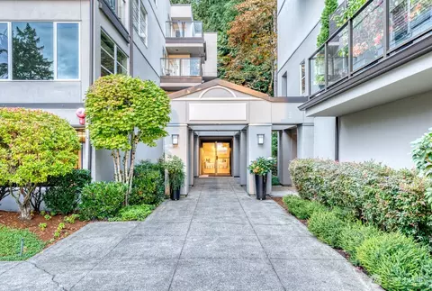 11122 NE 41st Dr #35, Kirkland, WA 98033