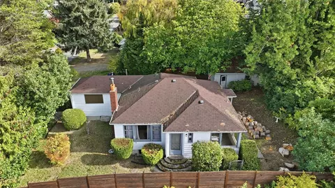 1307 N 32nd St, Renton, WA 98056
