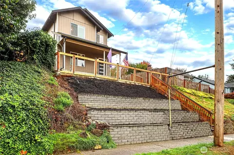 920 Hull Ave, Port Orchard, WA 98366
