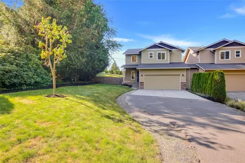 1900 Magnolia Rd #A, Lynnwood, WA 98036