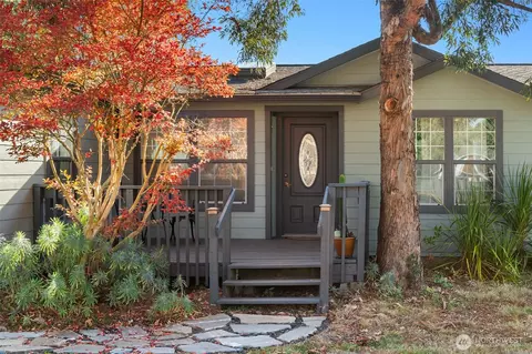 25728 78th Ave SW, Vashon, WA 98070