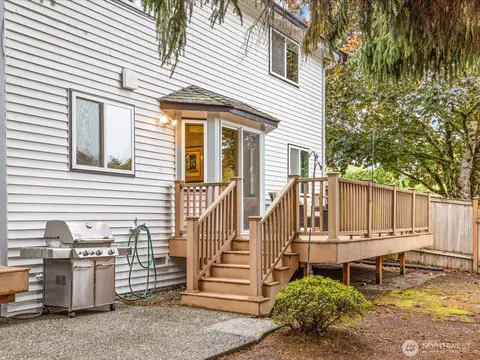 Exterior - 2021 234th Pl SE, Bothell, WA 98021 photo 9 of 10