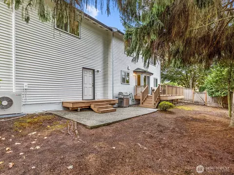 Exterior - 2021 234th Pl SE, Bothell, WA 98021 photo 8 of 10