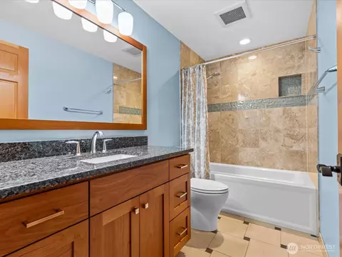 Bath - 2021 234th Pl SE, Bothell, WA 98021 photo 3 of 3