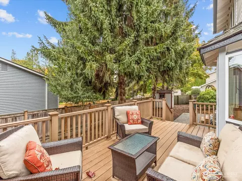 Exterior - 2021 234th Pl SE, Bothell, WA 98021 photo 6 of 10