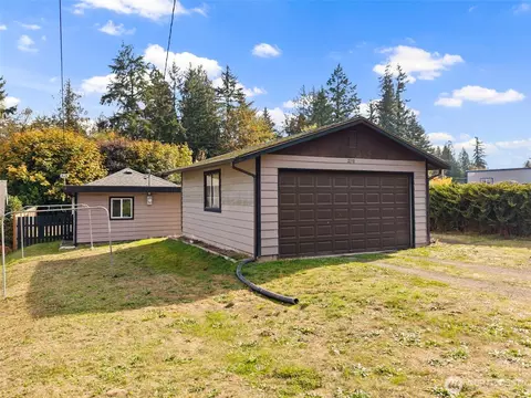 2290 Hilltop Ln NW, Bremerton, WA 98312