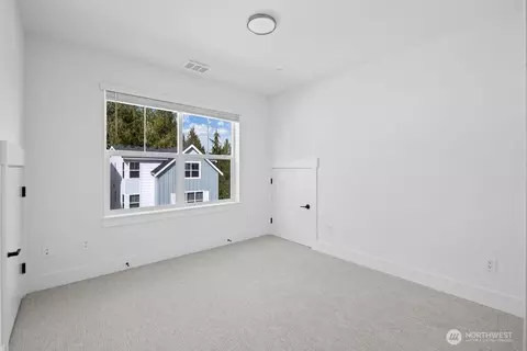 Bedroom - 16 160th Pl SE, Bothell, WA 98012 photo 4 of 6