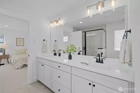 Bath - 16 160th Pl SE, Bothell, WA 98012 photo 1 of 4