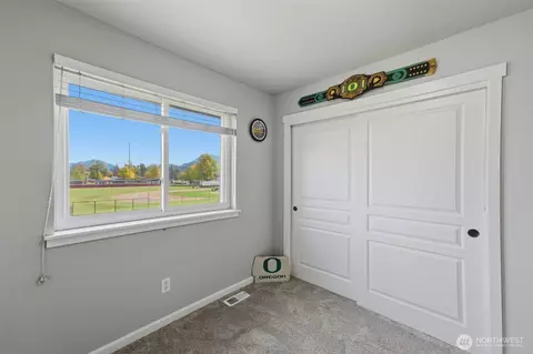 Bedroom - 3214 Phillips Ave, Enumclaw, WA 98022 photo 3 of 4