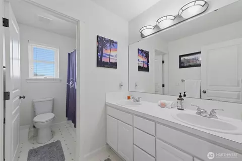 Bath - 3214 Phillips Ave, Enumclaw, WA 98022 photo 3 of 3