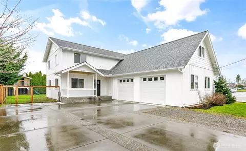 8457 Benson Rd, Lynden, WA 98264