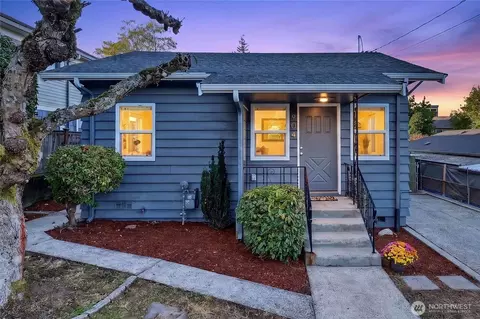 904 N 103rd St, Seattle, WA 98133
