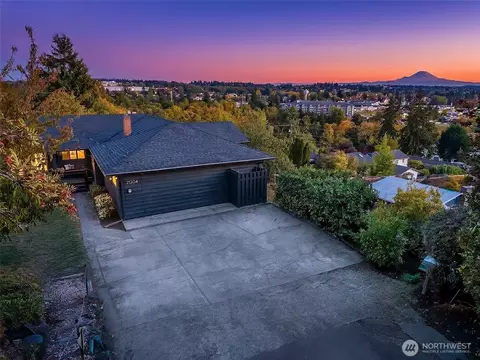 21304 5th Ave S, Des Moines, WA 98198
