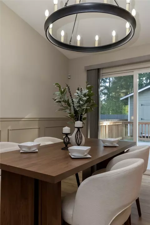 Dining - 12117 223 Ave E, Sumner, WA 98391 photo 4 of 4