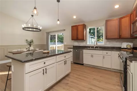 Kitchen - 12117 223 Ave E, Sumner, WA 98391 photo 1 of 1