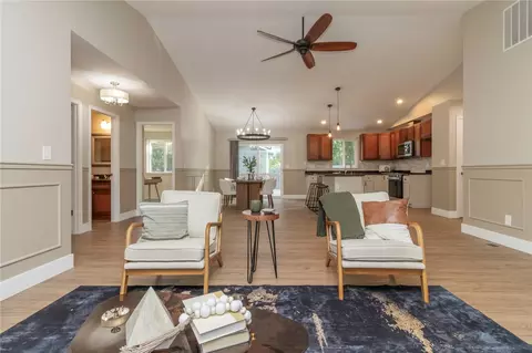 Living - 12117 223 Ave E, Sumner, WA 98391 photo 2 of 4