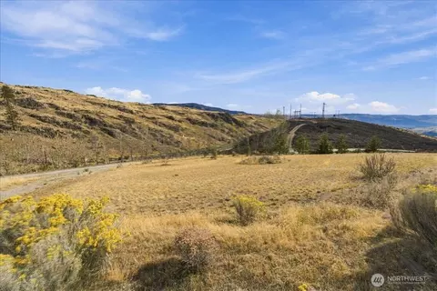 2 Willmorth Dr, Chelan, WA 98816 photo 4