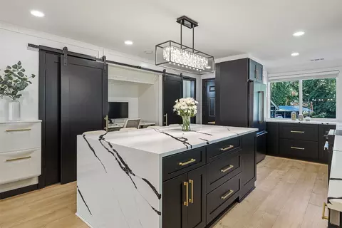 Kitchen - 16530 23rd Ave SE #A1, Bothell, WA 98012 photo 7 of 8