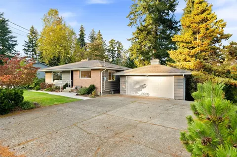 2205 Old Lakeway Dr, Bellingham, WA 98229