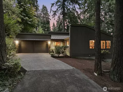 4786 NE 178th St, Lake Forest Park, WA 98155