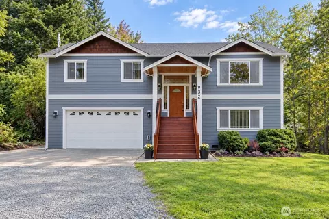 932 Dolphin St, Camano Island, WA 98282