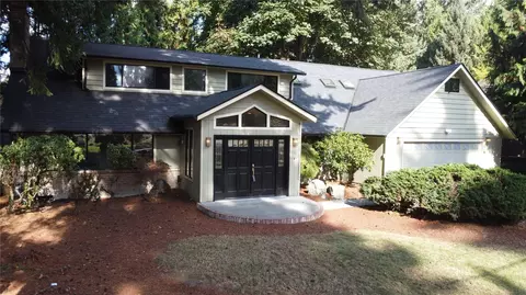 8825 32nd St E, Edgewood, WA 98371